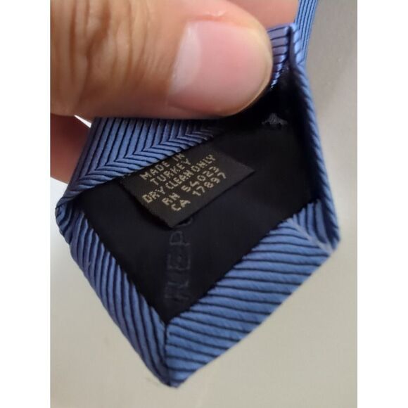 Banana Republic Mens Blue NeckTie 100% Silk Made in Italy Geometric Pattern - Picture 5 of 6